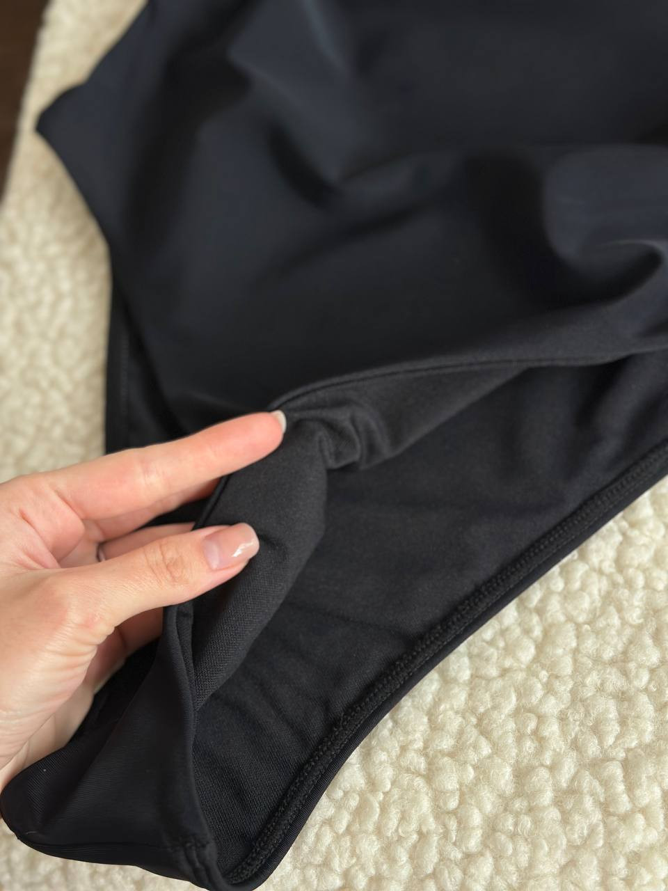 Чорний роздільний купальник з акцентною фурнітурою - Зображення 13